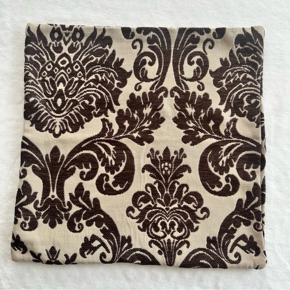 Bombay Company Pair of Damask Print Decorative Pillow Cases - Picture 4 of 9